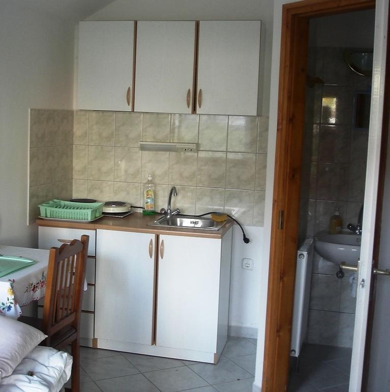 Petra Apartmanok Velem Exterior photo