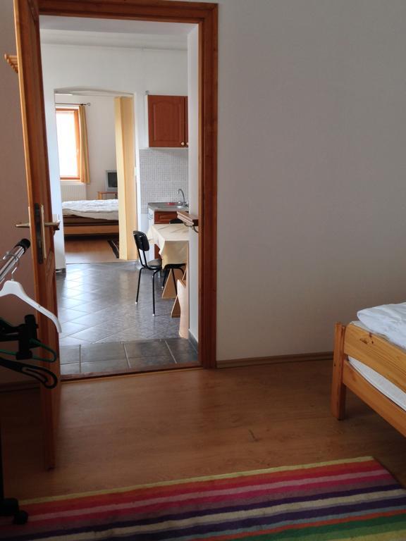 Petra Apartmanok Velem Room photo